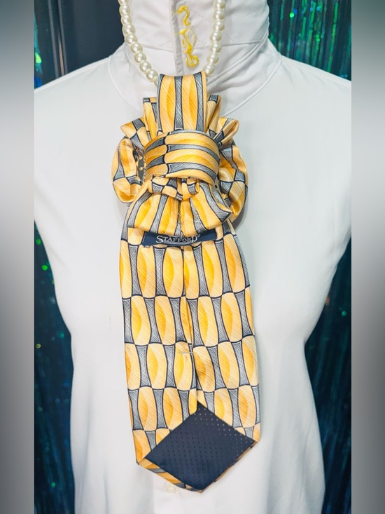 Stafford Orange and Silver Patterned Necktie with Diamond Brooch - Picture 3 of 3